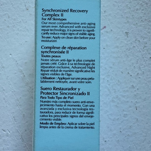 Estee Lauder Advanced Night Repair Eye Lift + Sculpt - Picture 5 of 9